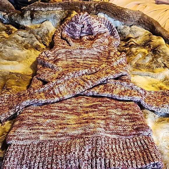 Large Sweater/Jacket - Picture 4 of 4